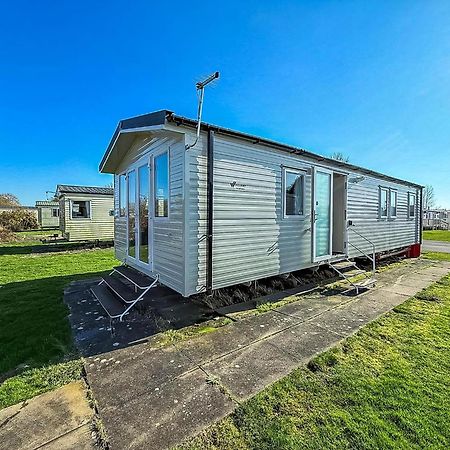 Lovely 8 Berth Caravan In Southview Holiday Park, Ref 33042Tc สเกคเนส ภายนอก รูปภาพ