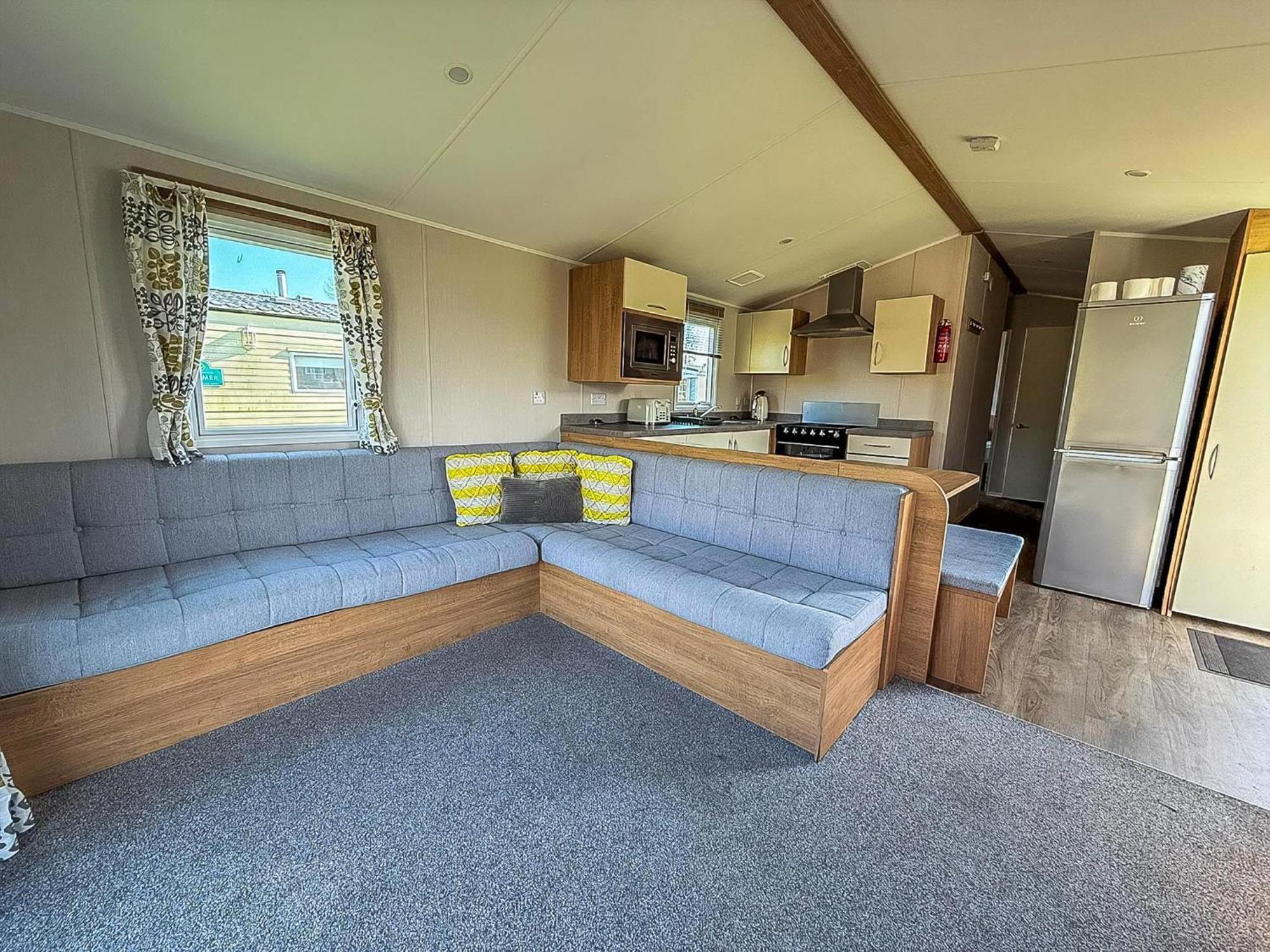 Lovely 8 Berth Caravan In Southview Holiday Park, Ref 33042Tc สเกคเนส ภายนอก รูปภาพ