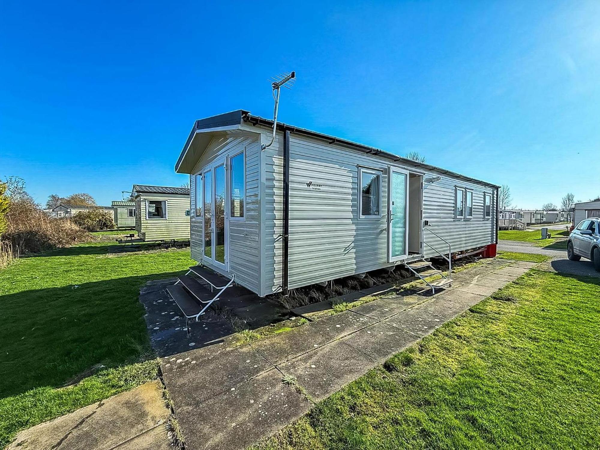 Lovely 8 Berth Caravan In Southview Holiday Park, Ref 33042Tc สเกคเนส ภายนอก รูปภาพ
